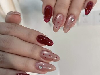 パールベースにドットと赤の彩り