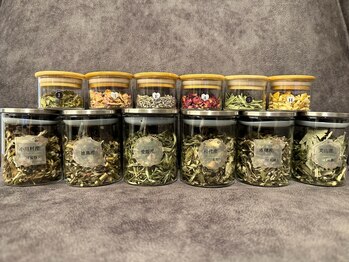 リアン(Lien.)/国産よもぎ＋季節のハーブ蒸し