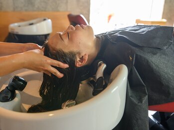 Base（キレイ）の写真/【寝落ち率80％】元美容室の設備×専売シャンプーで極上の眠りへ。頭の疲れをリセットし感動のウルツヤ髪