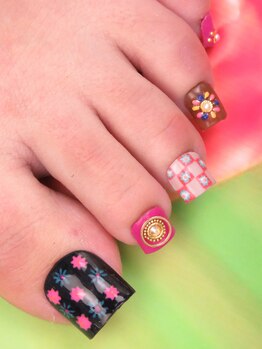 カラーズ 浜松店(colors)/フットデザイン自由¥7480