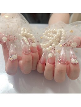カスミネイル(Kasumi Nail)の写真/妥協を許さない大人女性から愛されるサロン♪丁寧なネイルケアで持ちの良さも◎自然と存在感のある指先へ♪