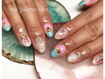 アン ジョーヌドラゴ/夏ネイル☆グラデーション