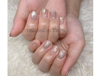 ティアラ(Tiara)/パールマグネット シェル