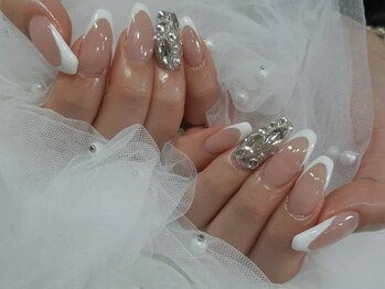 ラウレア(Laule'a)の写真/選べる定額デザイン1000種類以上♪トレンド感たっぷり可愛い指先に♪耳ツボメニュー導入◎