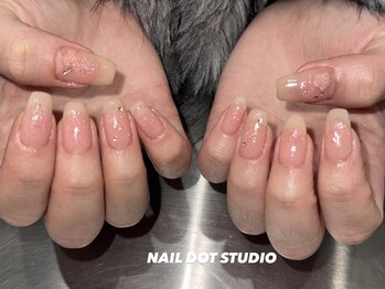 ネイルドットスタジオ 堺筋本町(NAIL DOT STUDIO)/チークネイル