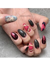 痛ネイル