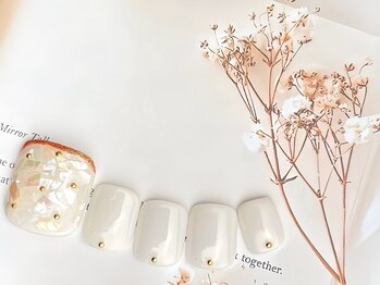 ネイルサロン&スクール ジーナ(GINA)/シェル×ホワイト