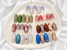 美爪育成サロンROU'E 蘇我店の雰囲気（毎月変わるキャンペーン ￥7000ストーンやカラー変更可）