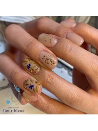 定額5500円　ボタニカルネイル