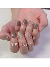 エミー(emmi)/