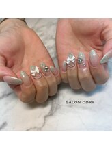 サロン オードリー 名駅店/4本アート