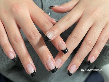 ネイルドットスタジオ 堺筋本町(NAIL DOT STUDIO)/黒フレンチ