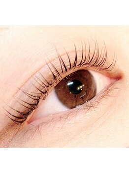 ナチュラル上品な目元にしたい