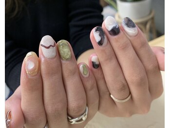 ミュゼアート(musee art)/アシメネイルデザイン