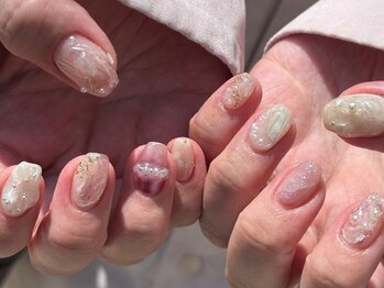 プライベート ネイルサロン シェリル(Cherir)の写真/華やかなデザインが好きな方大歓迎♪ミラー、パーツ、シール豊富♪様々なアートに対応◎再現力が好評！