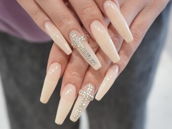 ドゥープ(doop)の写真/[フィルイン無料◎]思わず見惚れる上品長さ出しネイル★パーツ豊富！持ち込みOK♪平日のお仕事終わりにも◎