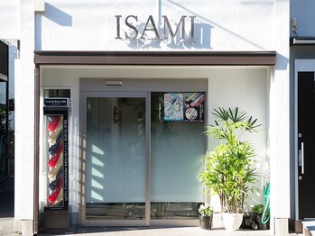 イサミ(ISAMI)/赤青白のサインポールが目印!