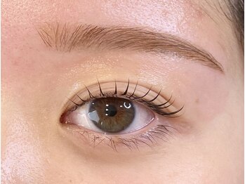 エムアンド(m&)の写真/【お顔の印象は眉で決まる♪】《眉WAXスタイリング+毛量調整新規4750円・2回目以降4400円/眉カラー550円》