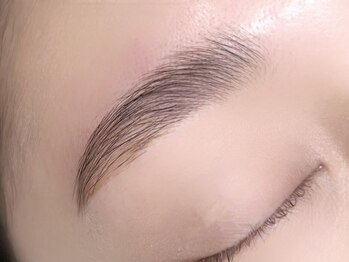 ローブセカンド(L'aube 2nd)/ハリウッドブロウリフト