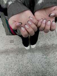ホワイトラメ × 黒フレンチ