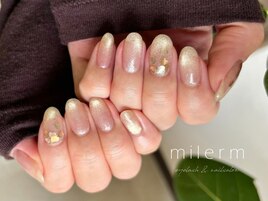 埋め込みハートホロネイル
