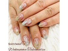 人気のキラキラネイルです。