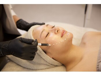 クラルテアンドコー(Salon Clarte&Co.)の写真/ノーファンデも夢じゃない!ピーリングで毛穴・ニキビ・シミ・エイジング徹底ケア!◎