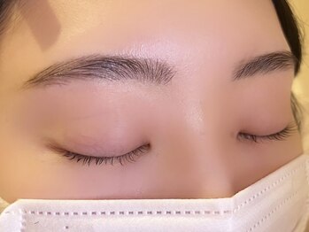 アイヨンマルゴ 新宿店(EYE405)の写真/《眉毛で顔の印象は変わる♪》プロがお客様の骨格や生えグセを見極めて“本当に似合う眉毛の形”をご提案！