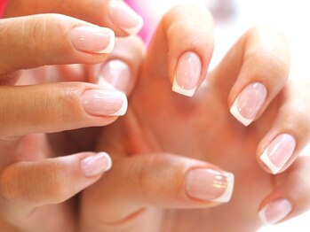 エルミー 三軒茶屋(elmy)/白フレンチネイル