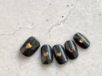 グレッタ(guletta)/ちぐはぐネイル