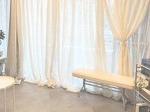 Yug.E/白を基調とした内装です