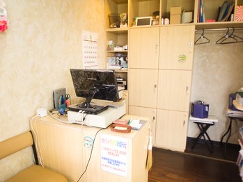 ヘアーサロン ソレイユ/受付スペース