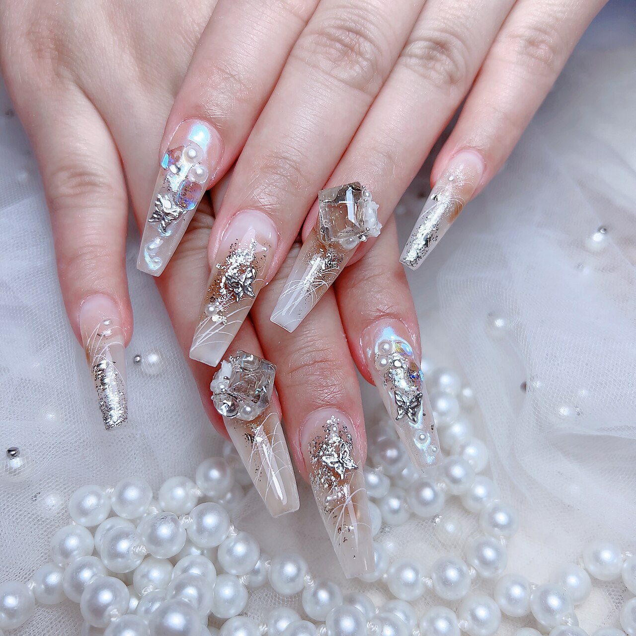 2026年冬トレンド】ホワイト ロングのネイルデザイン集｜人気順｜260