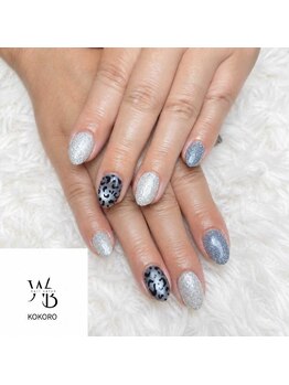 ホワイトベース(White base)/ヒョウ柄ネイル♪
