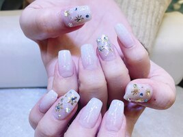 キラキラシアーカラーネイル