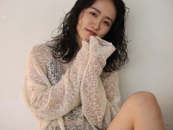 エムアイラッシュ(M.eyelash)の写真/【9:00～21:00まで営業】丁寧かつスピーディーな施術でお仕事前後にも来店OK☆ダメージレスパーマが人気！