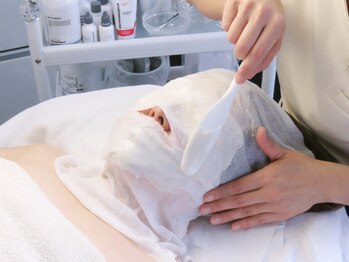 ヒマワリ トータルビューティーサロン(Himawari)の写真/【最新プラズマ導入】肌に本気のアプローチ！深層ケアでハリ・弾力に満ちた若々しい印象へ導く。