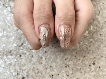 ニュアンスネイルが人気!