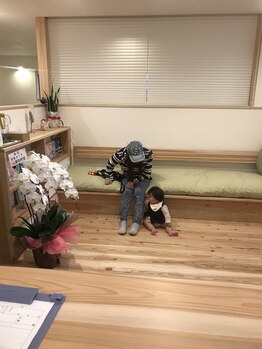 春日井治療院/店内受付・待合室の雰囲気