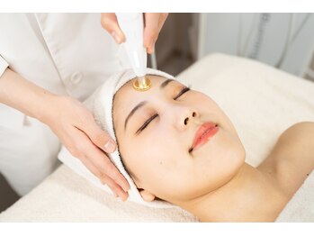 ルクサージュ(LUXAGE)/スリムショックフェイシャル紹介