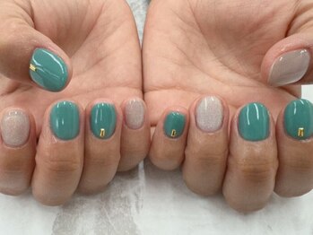 プリル ネイルアンドアイラッシュ 御幸ヶ原店(Puril NAIL&EYELASHES)/マグネット×スタッズネイル