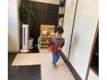 子育てママの整体サロン/施術中のお子様の様子