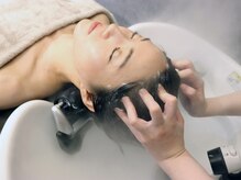 キャトル 離(QUATRE)/ヘッドスパ：頭皮マッサージ