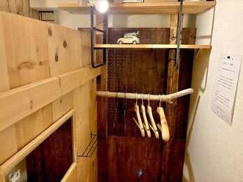 ライフ ピラティス スタジオ(LIFE Pilates Studio)/更衣室。もちろんおひとり様用。