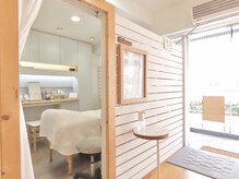 セロン アイラッシュ 祐天寺(CERRONE)の雰囲気（美容室に併設されたアイラッシュ専用ルーム♪ドレッサー完備）