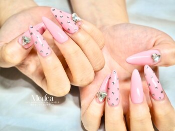 ピンクハートストーンネイル