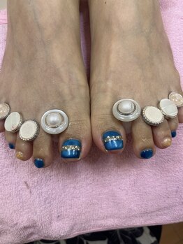 はあとねいる島 本町店の写真/【島本町、高槻】豊富なデザインから選択して夏の足元を彩る旬デザイン♪サンダル映えする華やかネイル！