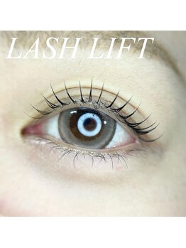 ネイルサロン R/ラッシュリフト