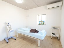 ひびき鍼灸整体院の雰囲気（清潔感ある院内で整体・鍼灸施術をご提供しています。）