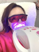 エクシアホワイトニング 仙台駅東口店/お客様施術中☆